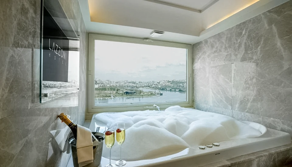 هتل لازونی استانبول